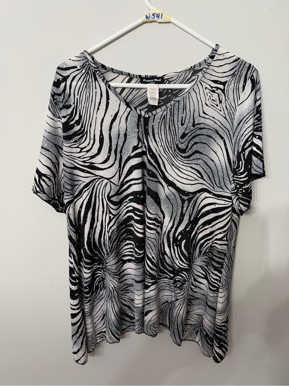 Women’s Brittany Black 1X Zebra Print Sparkle Top Gray Black Plus